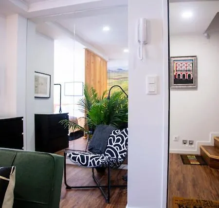 Cristal 1ºdireito Praca Velha Апартаменты