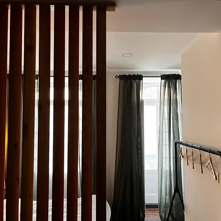 Cristal 1ºdireito Praca Velha דירה *